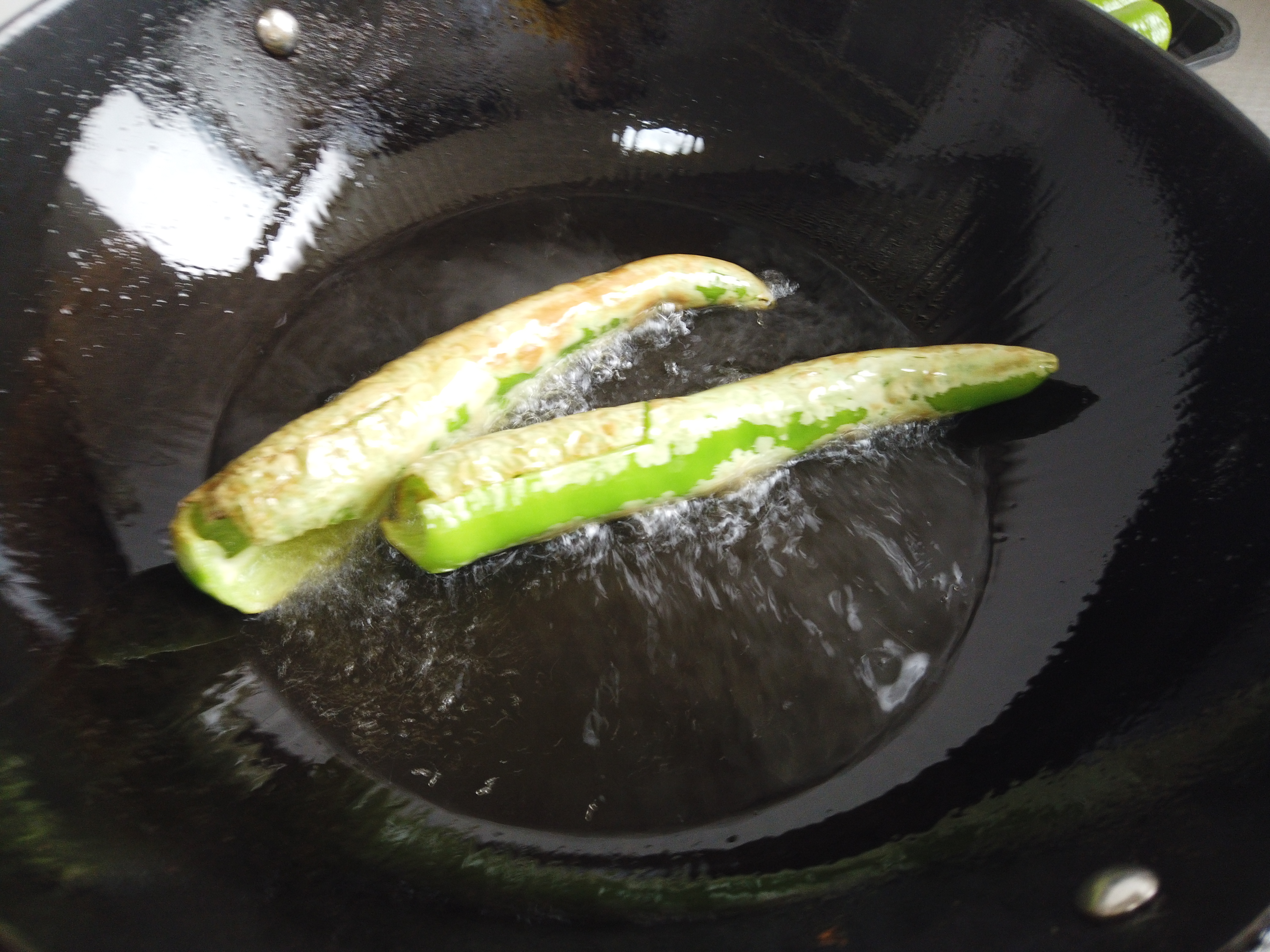 擂椒变蛋属于什么制作方法,擂辣椒茄子变蛋的正宗做法