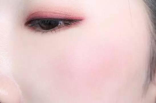 亮色眼影颜色搭配和画法美炸天,眼影画法新手亮色系列