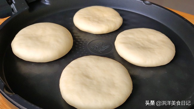 大家可以自己在家做酸奶饼,发酵酸奶饼做法