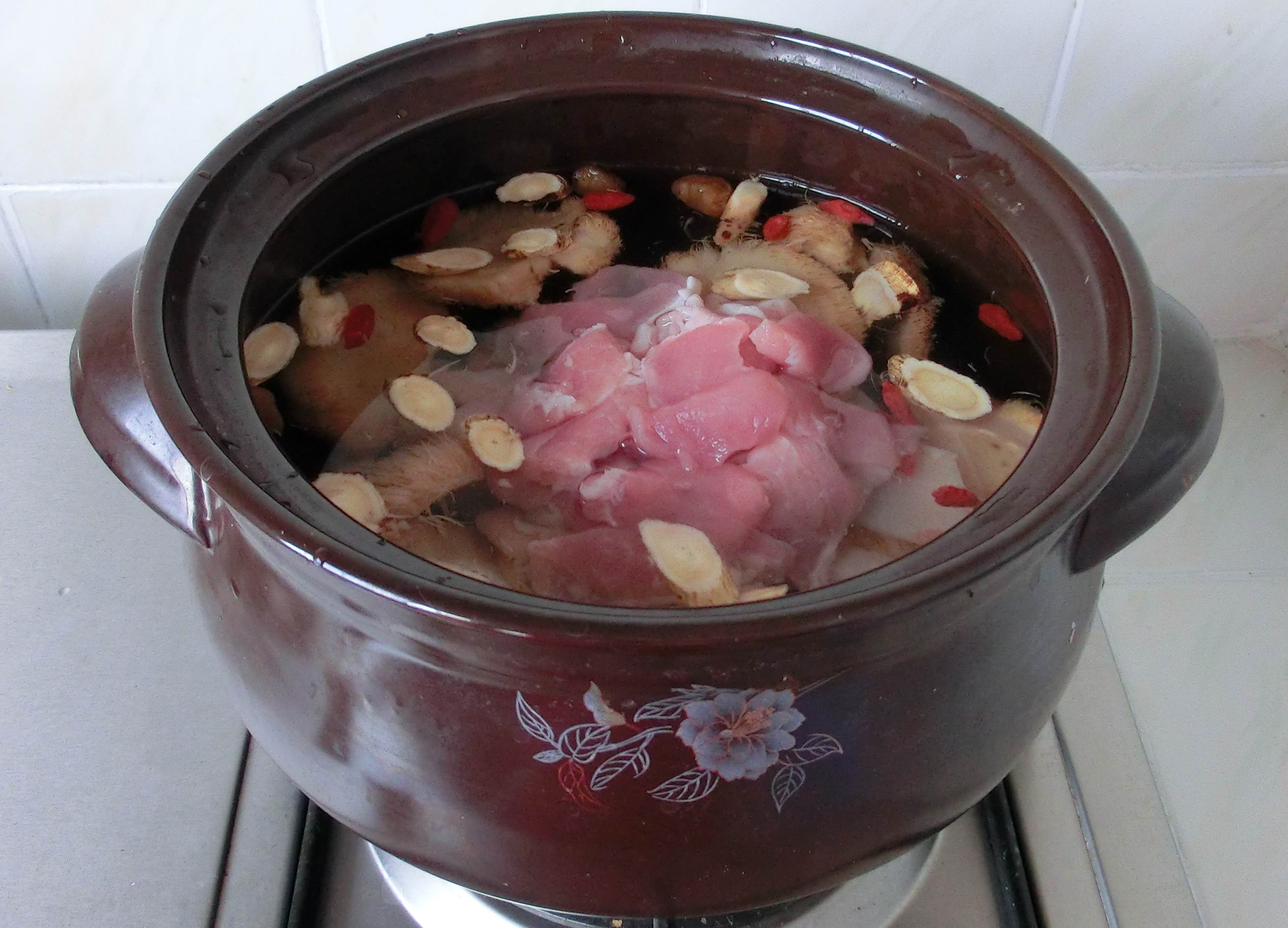 今天除夕，老话说：饮食自倍，脾胃乃伤，多吃“4个1”，保肝护胃