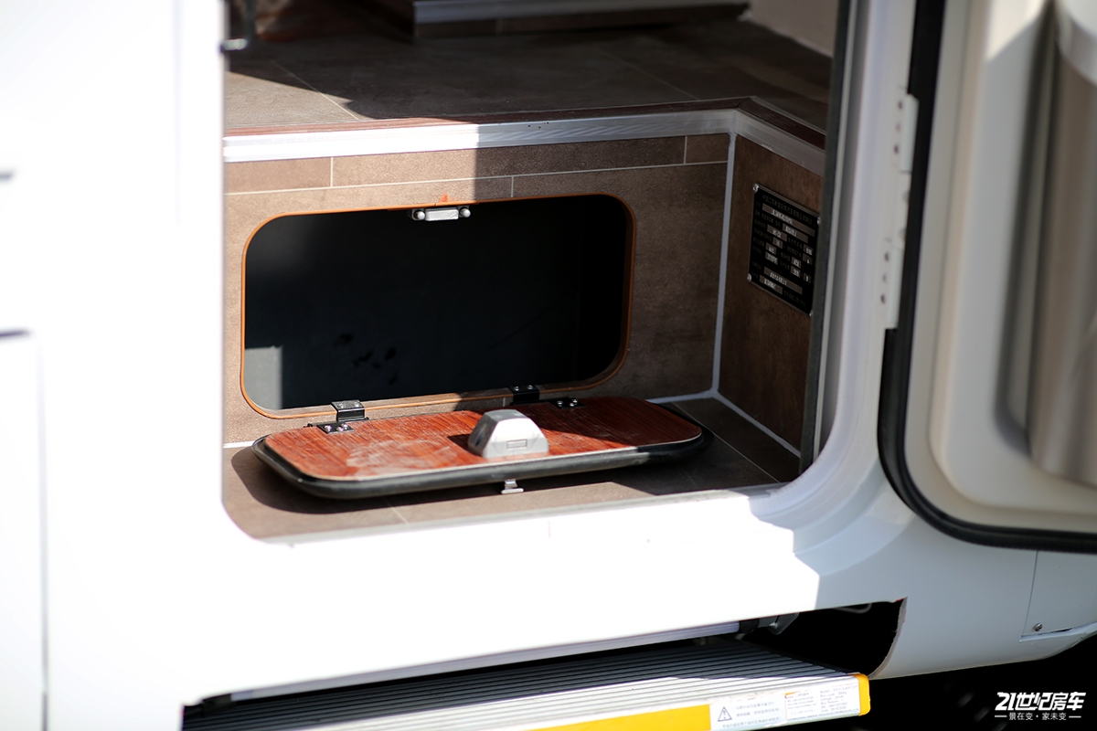 最便宜五十铃700p房车价格,2021款五十铃700p无疆四驱房车