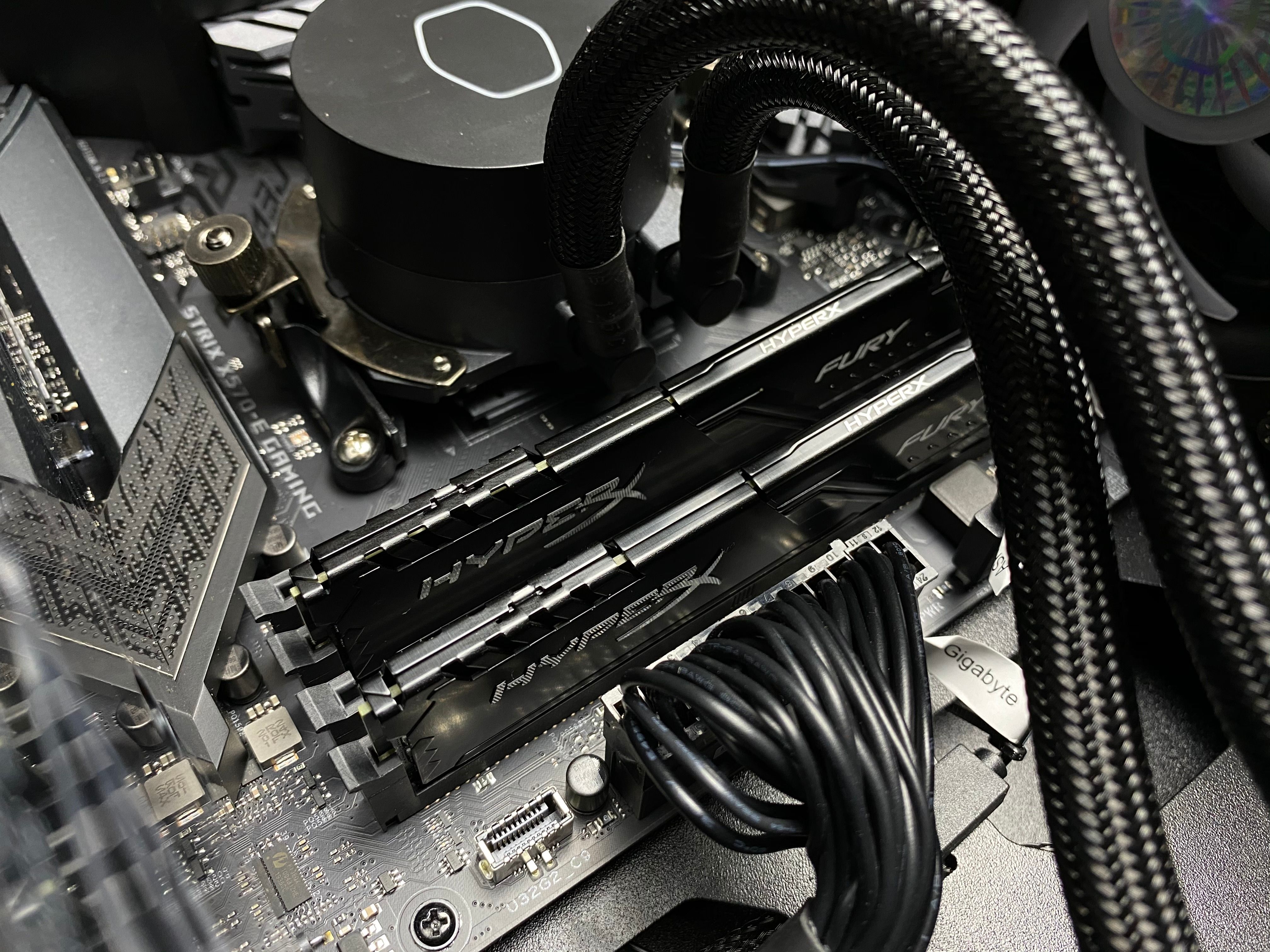 海盗船ddr43000超频,amdr33200g超频教程