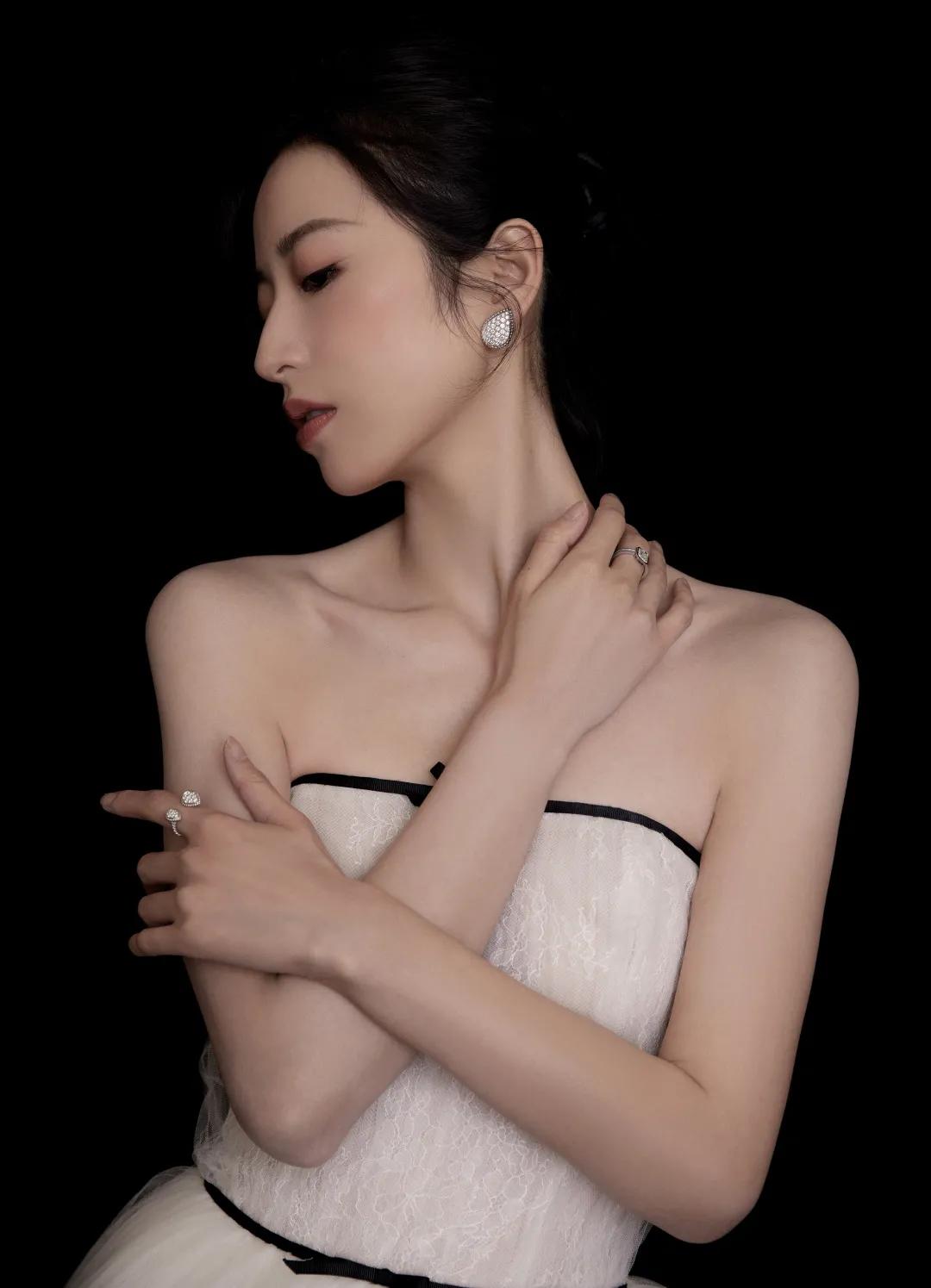 最新明星红毯珠宝,女明星红毯封神造型礼服