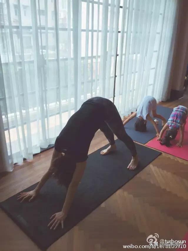 特价瑜伽裤批发物美价廉,9块9包邮瑜伽裤