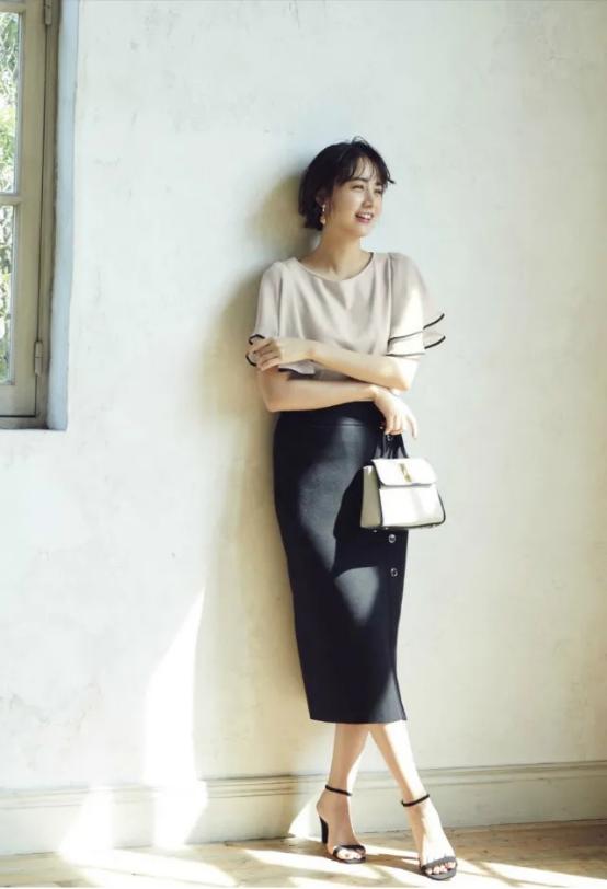 适合三四十岁女人的日系简约风,日系时尚风女