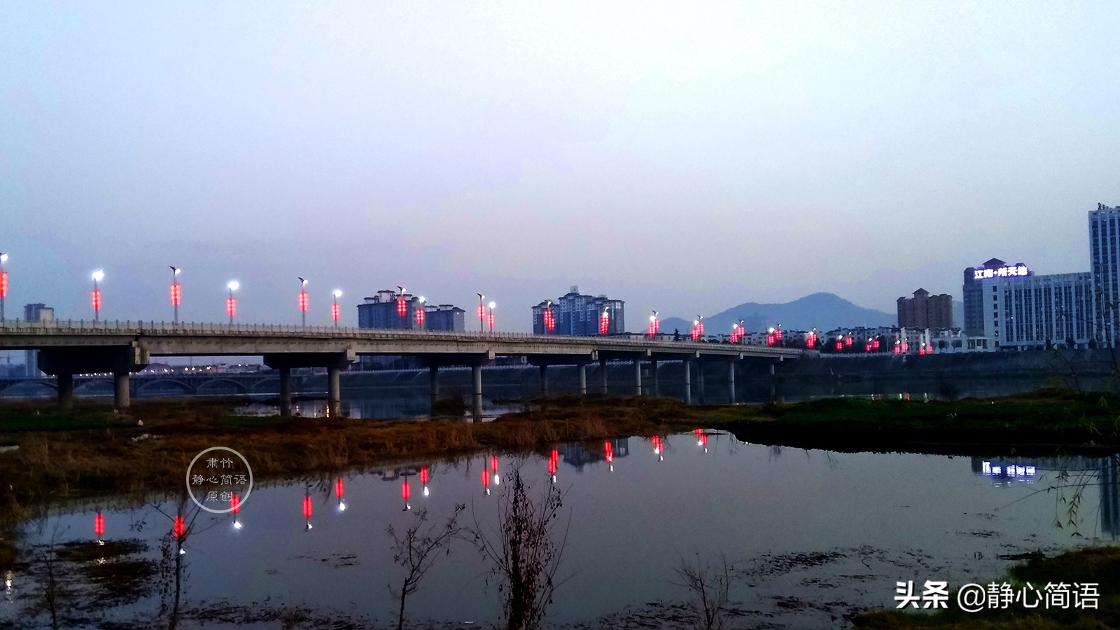 春天在眼前婉约，我们在一朵花前，聆听年少的情丝