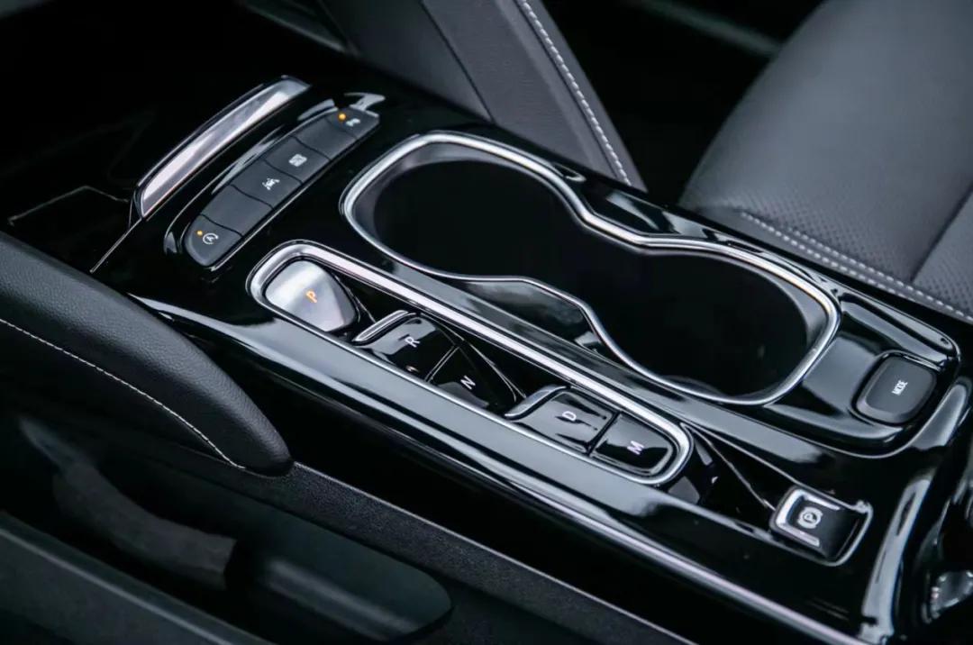 昂科威s552t豪华版试驾,昂科威s552t两驱豪华测评