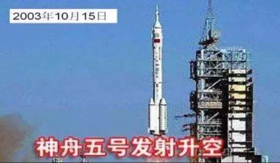 致敬最可爱的人一幅画,致敬最可爱的人卡通图片