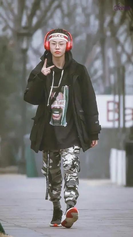 小鬼抽风,小鬼抽风名场面