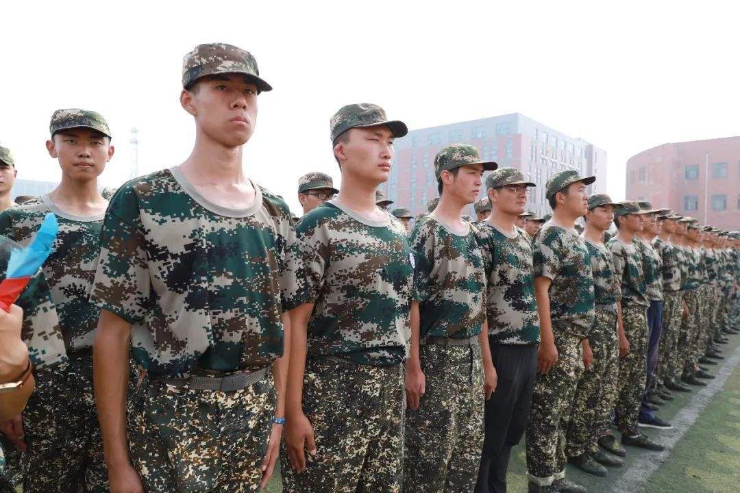 军训能锻炼孩子的什么,军训可以锻炼孩子什么