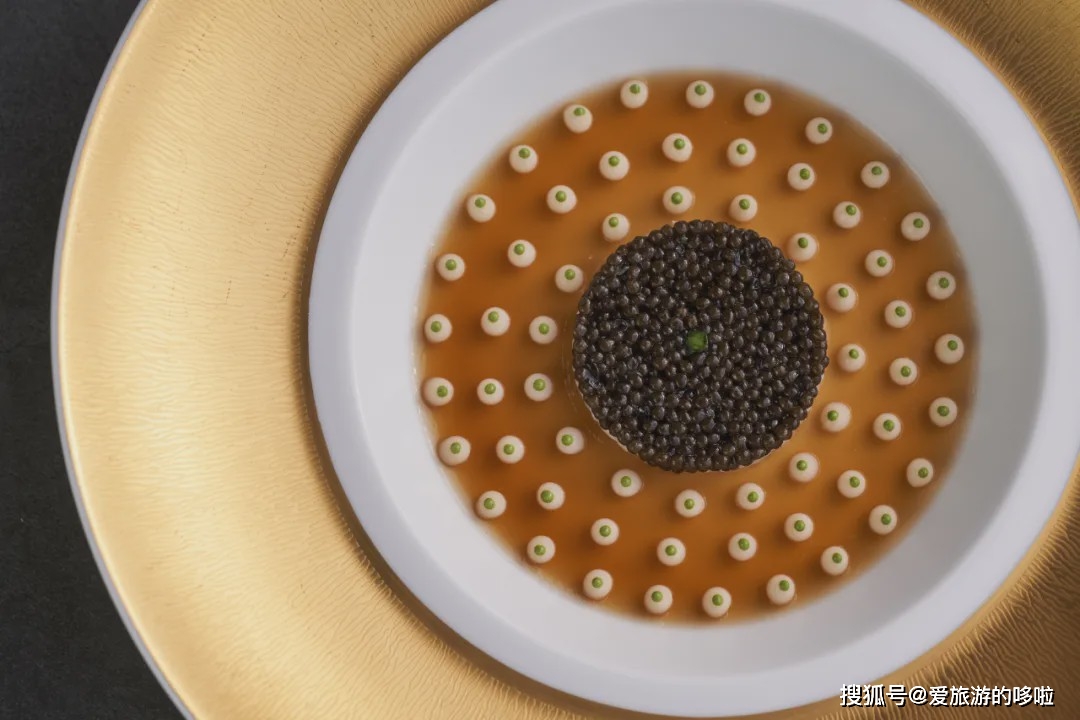 硬核吃鱼子酱指南，配糖油饼臭豆腐皮蛋