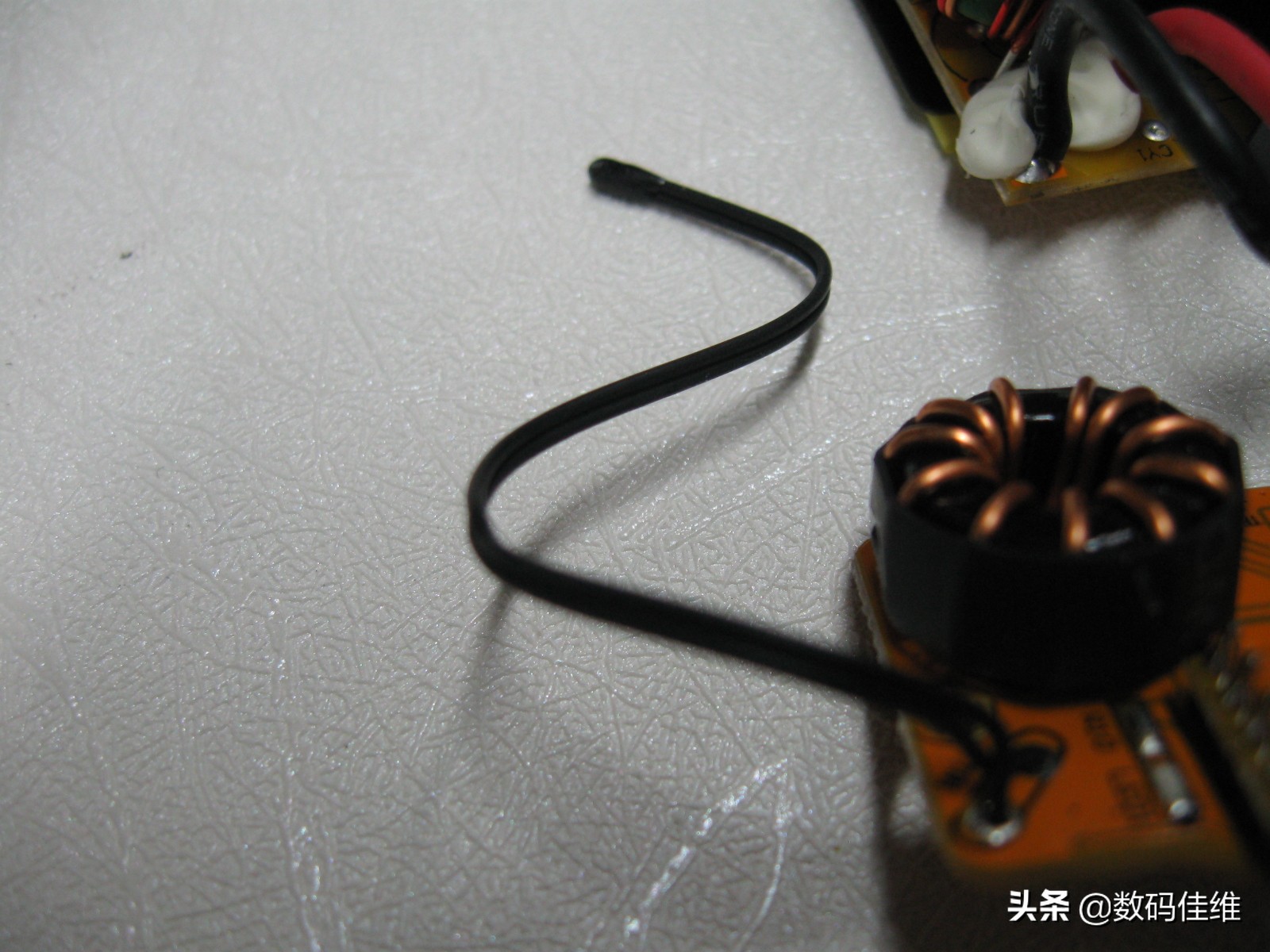 SuperTank100W笔记本移动电源套装评测+拆解