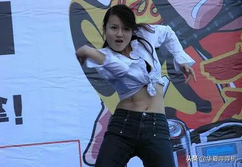 两次卫冕奥运冠军，一年怒甩老婆23次，拳王邹市明为何退出拳坛？