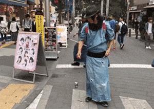 搞笑gif趣图姑娘有话好好说别动手,开心一刻gif搞笑动图