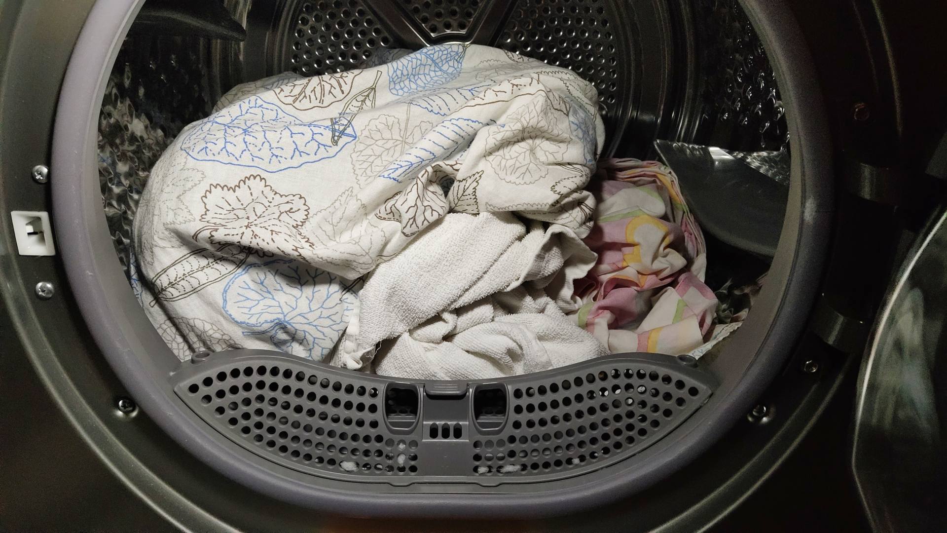 传说中的洗烘套装有那么好吗？春夏秋冬衣物都试过后，有了答案