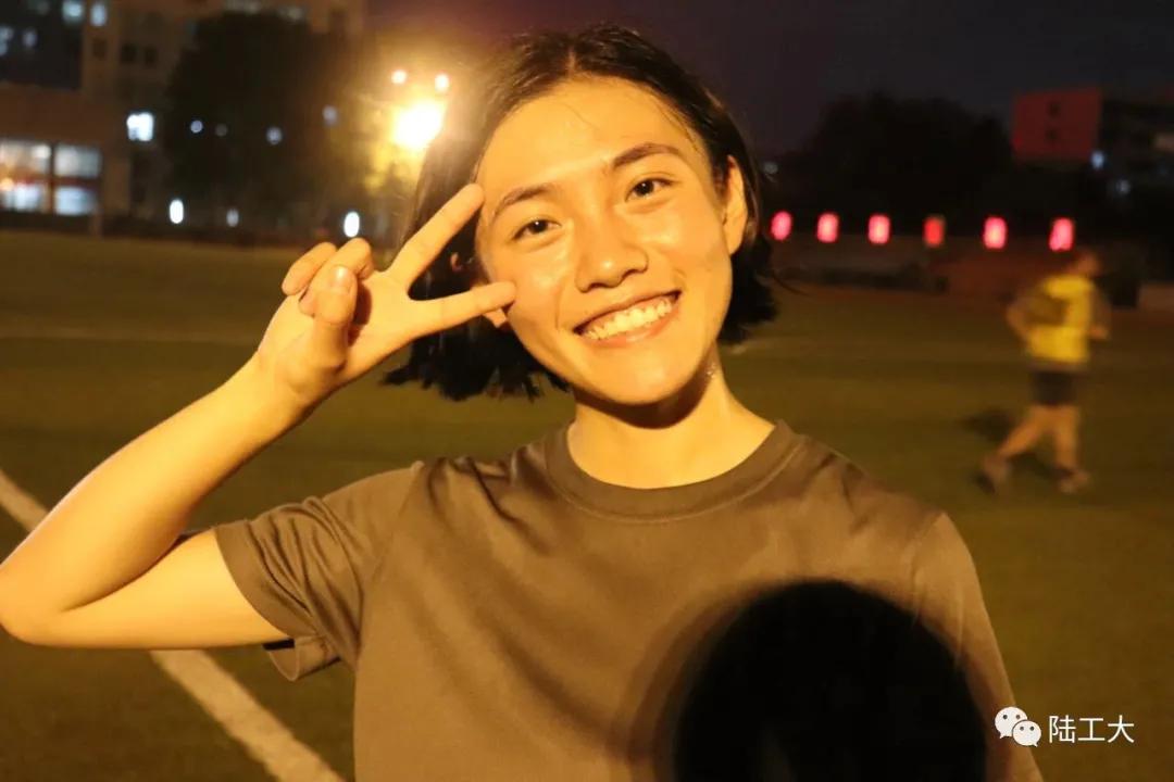 军人专门理发,军人理发型视频