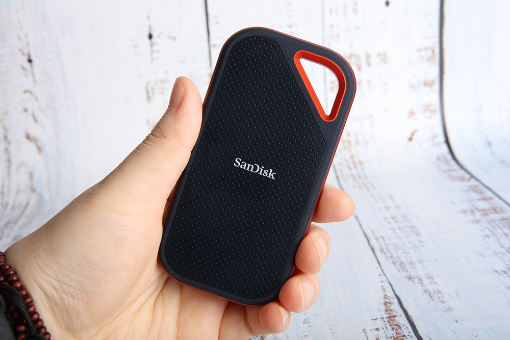 闪迪至尊pro高速固态硬盘参数,闪迪至尊高速固态硬盘值得买吗