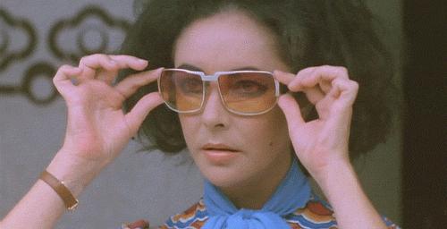 伊丽莎白·泰勒传奇一生,伊丽莎白泰勒一生八段婚姻