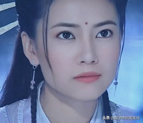 绿茶鼻祖居然靠着颜值吊打刘亦菲，网友大呼“圆圆终于扶正了！”