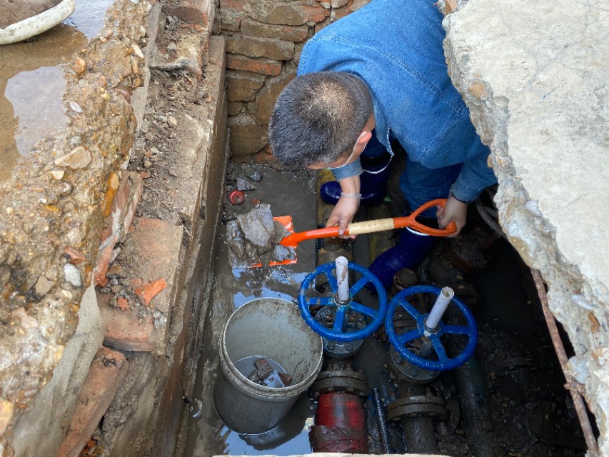 供热进入夏季检修,停暖不停工维修