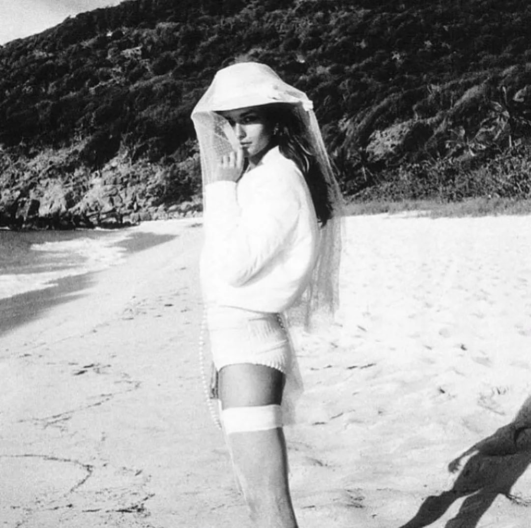 婚纱搭出时髦感｜不到百元的6件单品，手把手教给你