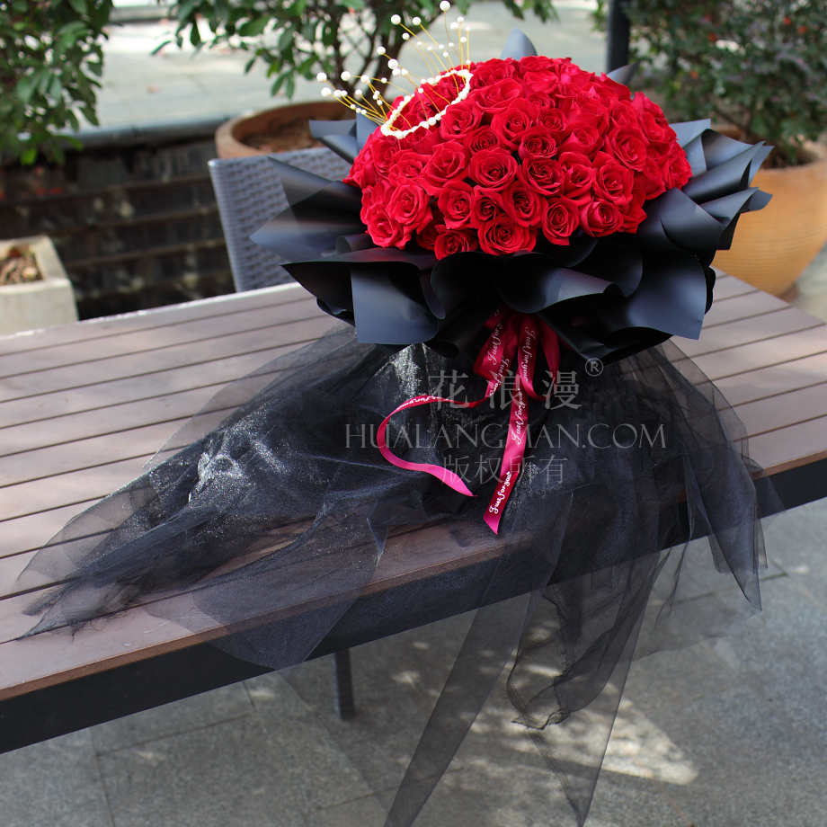 红玫瑰送朋友花语是什么,红玫瑰花语代表什么意思