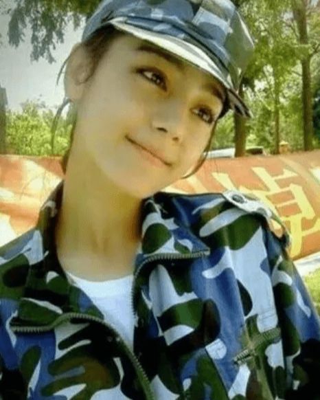 热巴小时候的照片无水印,热巴小时候皮肤