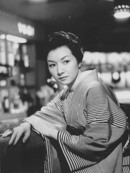 见证一个时代的谢幕，她被誉为日本影史最高演技的女演员