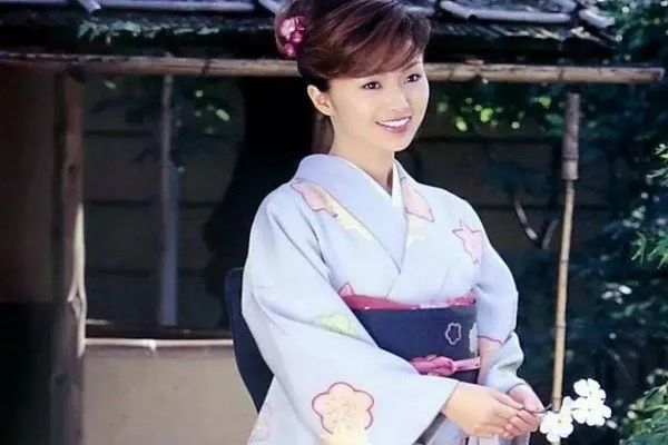 酒井法子现场直播视频,酒井法子复出艰巨