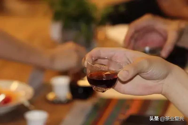 为什么用老班章做熟茶便宜,用老班章发酵的熟茶勐海有几家