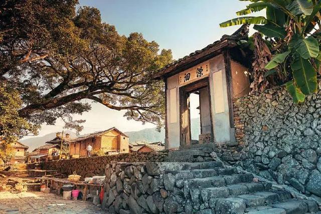 “青青河畔草，绵绵思远道”，为什么诗人会说家书能抵万金？