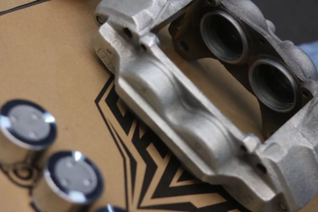 怪兽修车：翻新“残损不堪”的二手霸道LC150，满血复活变新车