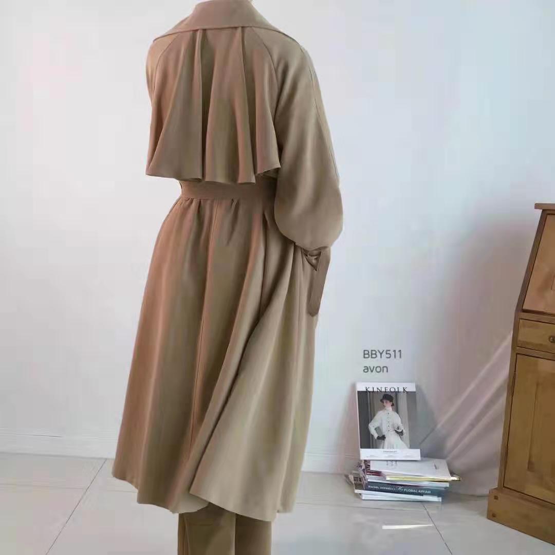 2018年韩国爆火的红蓝两边外套,韩国最新外套穿搭