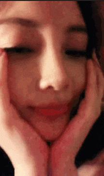 李小璐“官宣”离婚，称曾想过自杀。网友：再做头发没人管了