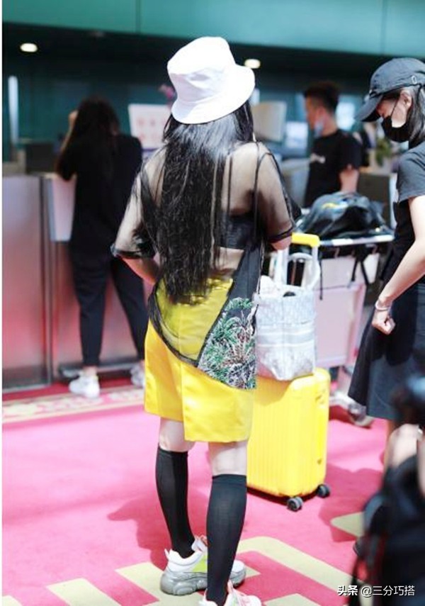 钟丽缇变身女汉子,钟丽缇薄纱内搭