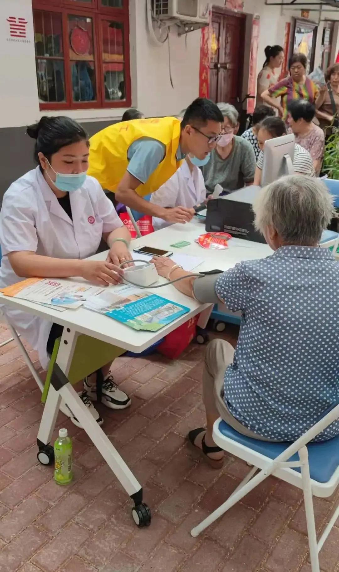 社区公益服务我参与,社区志愿服务我先行