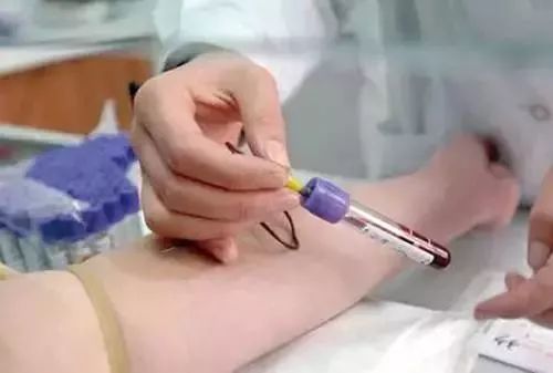 给自己的牙齿洗个澡,给牙齿洗洗澡