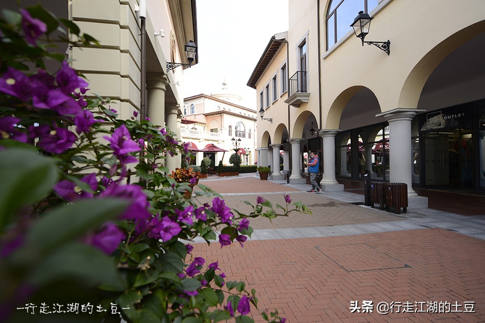 上海佛罗伦萨小镇，奥特莱斯世界名品购物中心，中国奢侈品领导者