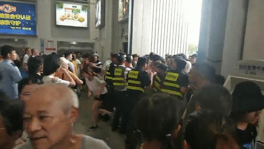 被挤爆的costco靠什么挣钱,被costco商业营销震撼了