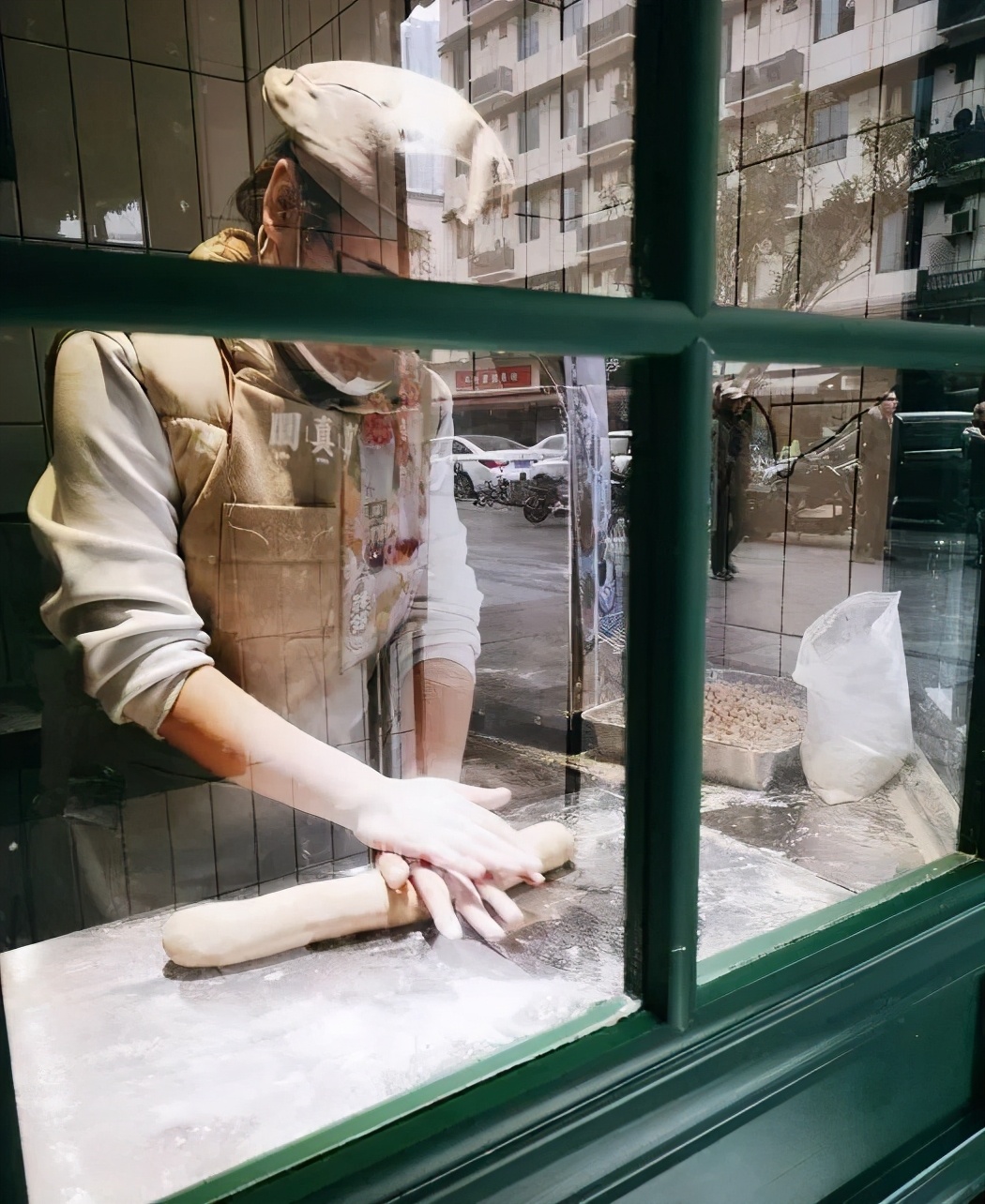 附近步行街美食推荐3-4人餐,人均30就能在江边尽享美食