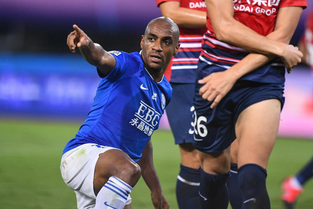 中超裁决再现双重标准，重庆当代犯规被无视，永昌生气，恒大恼火