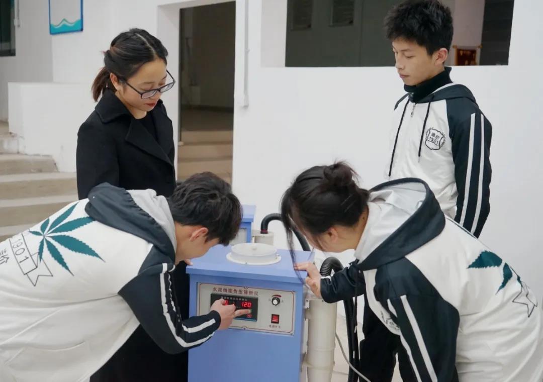 四川汽车职业技术学院招生办电话,四川汽车职业技术学院报名入口