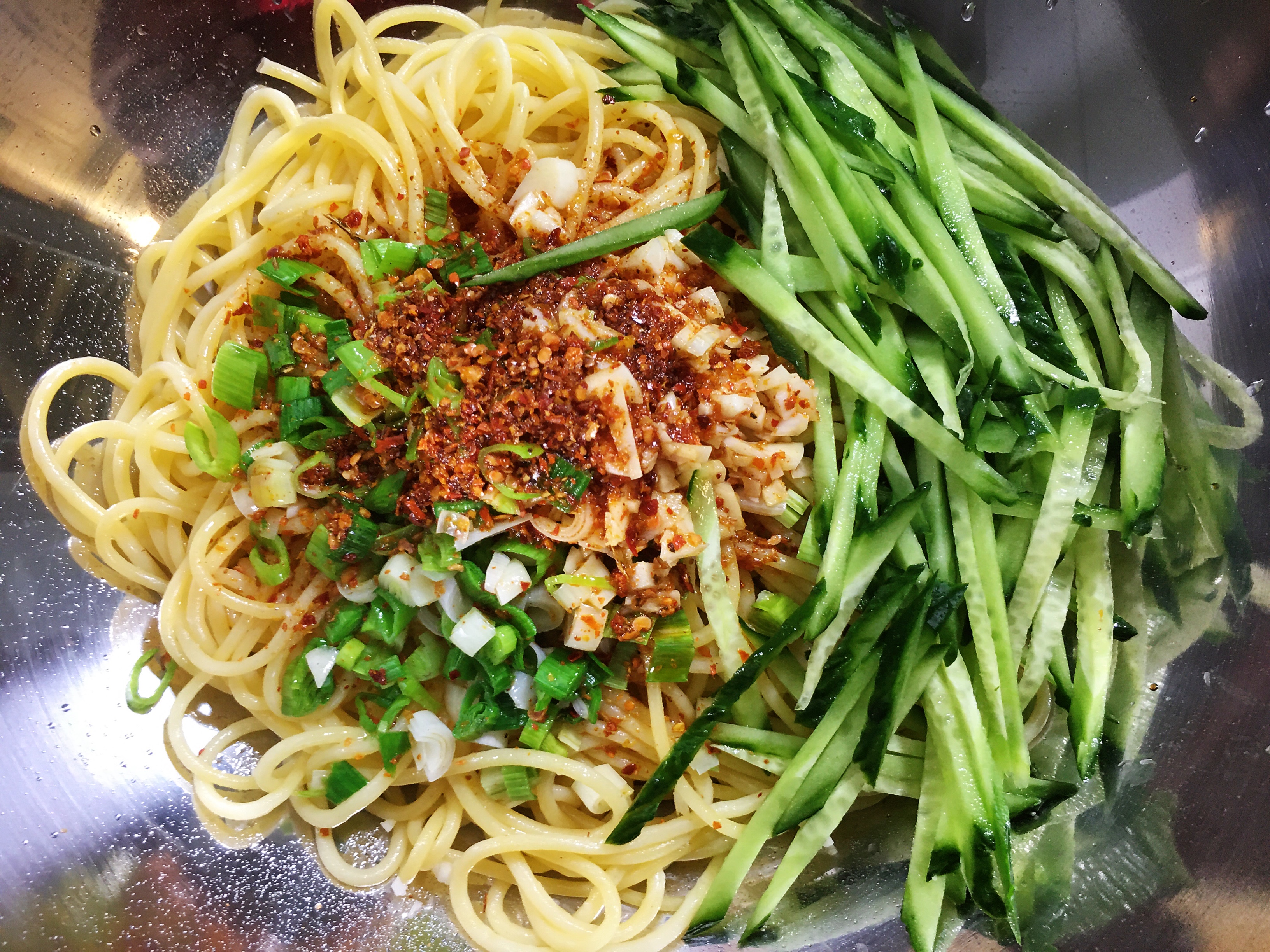 玉米面条先泡后煮的视频,玉米面条生吃