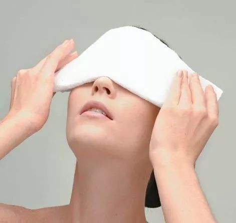 眼袋越来越严重怎样才能改善眼袋,眼袋有皱褶最简单的去眼袋的方法