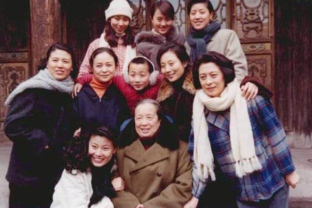 黑三角电影演员刘佳简历,老电影黑三角刘佳剧照照片