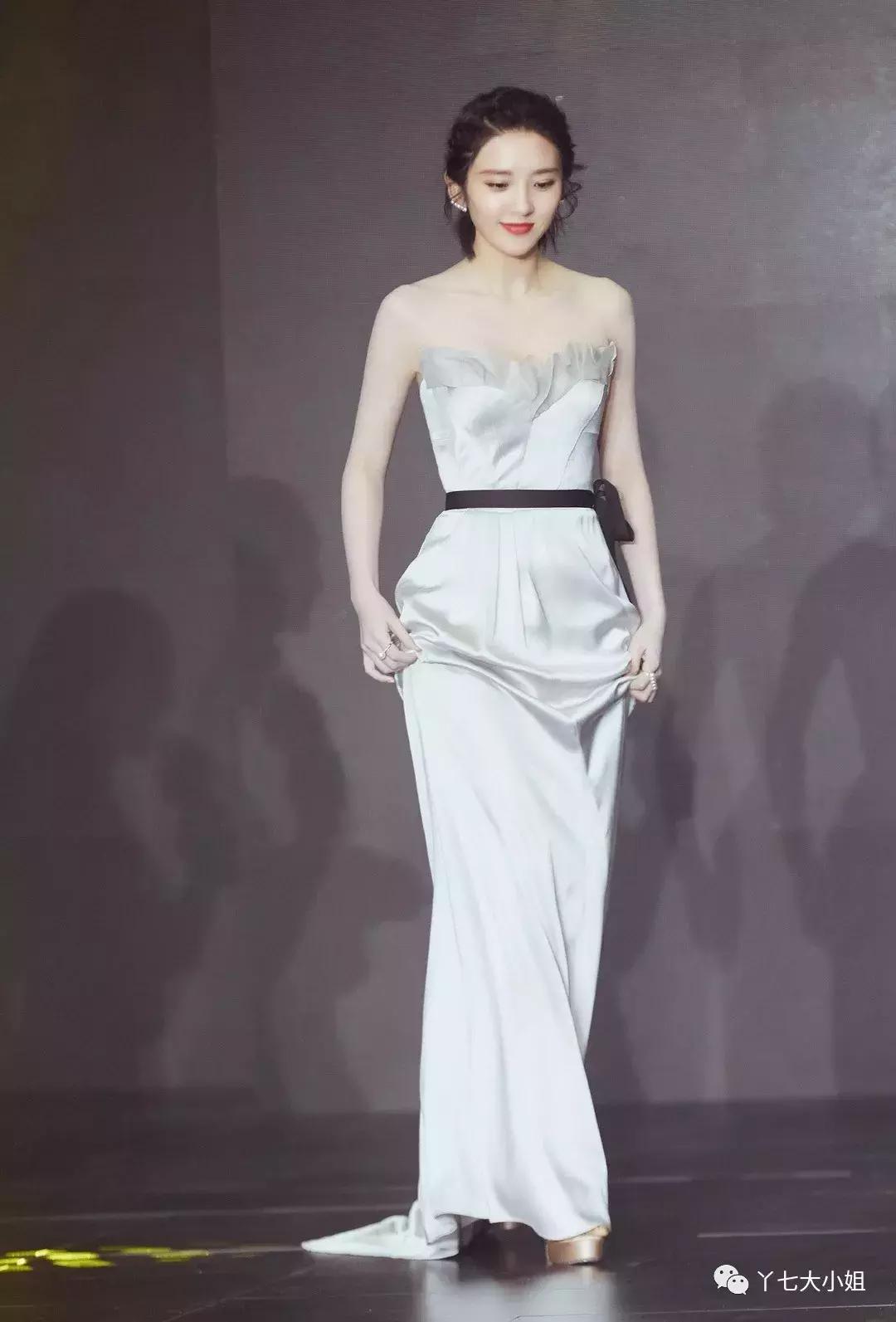 短发女孩穿什么裙子比较好看,女生短发适合穿什么样的裙子