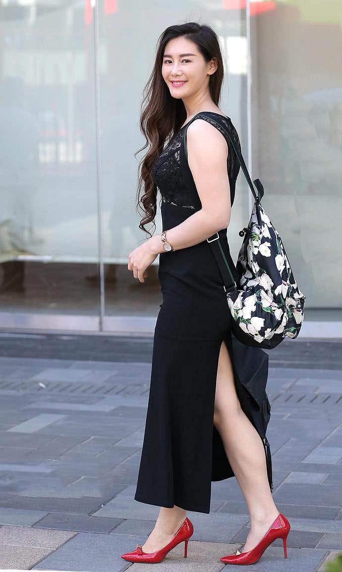 长期没穿高跟鞋脚很容易磨破皮,穿高跟鞋脚后跟磨破皮怎么破解