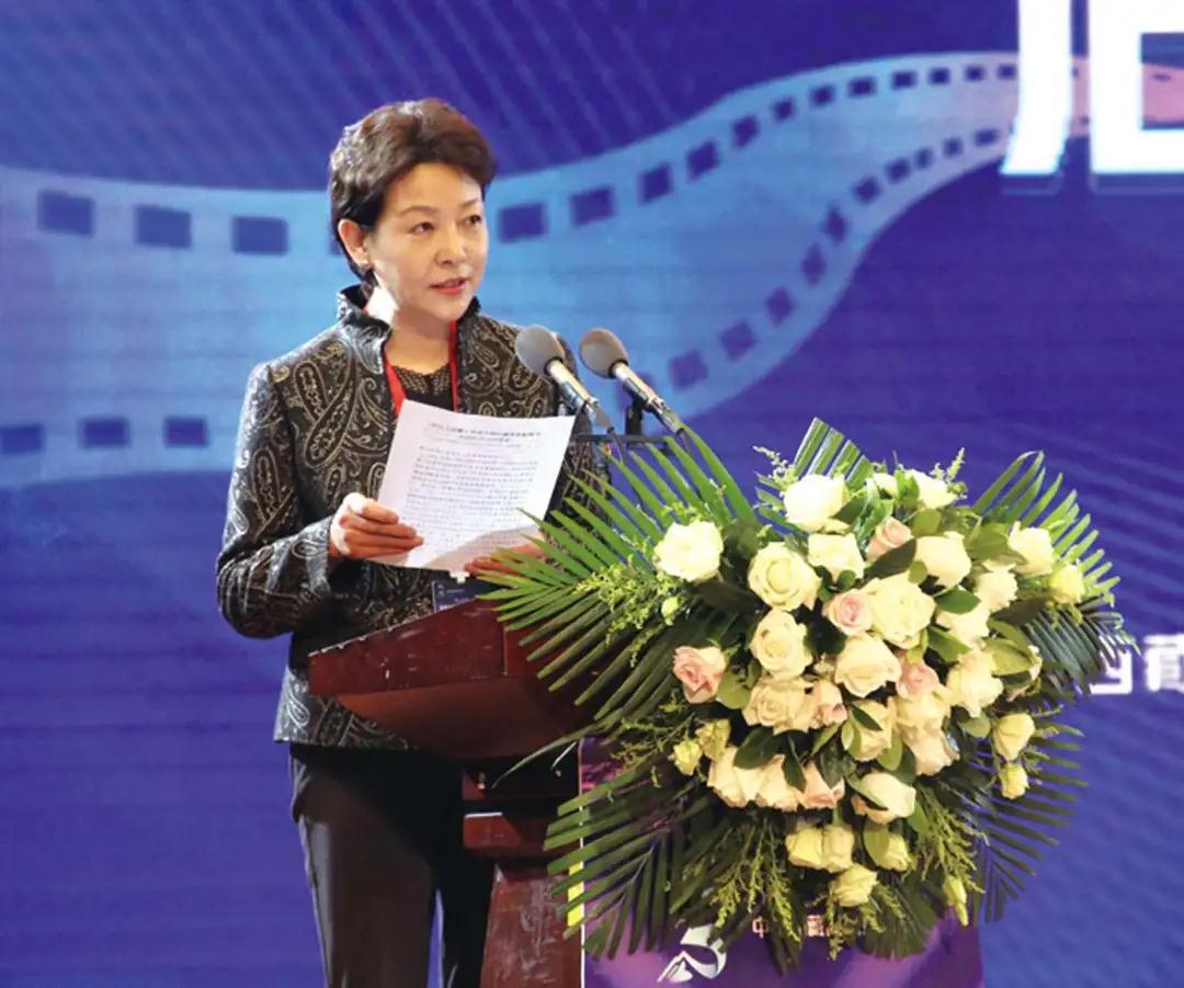 向着全面建成小康社会目标前进,向社会主义现代化强国奋勇前进