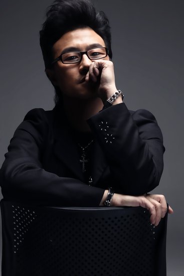 脾气火爆歌星汪峰,汪峰春天里最火的歌曲