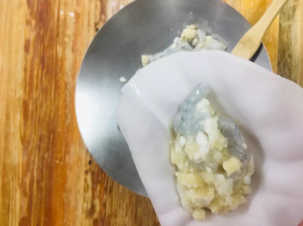 鲜虾韭菜鸡蛋蒸饺怎么调馅料好吃,菠菜胡萝卜鸡蛋木耳鲜虾馅蒸饺